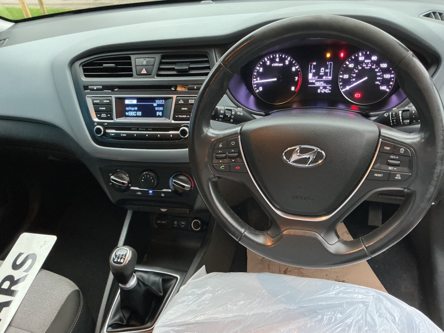 Used Hyundai i20 2015 for sale - 77636902: Photo 11