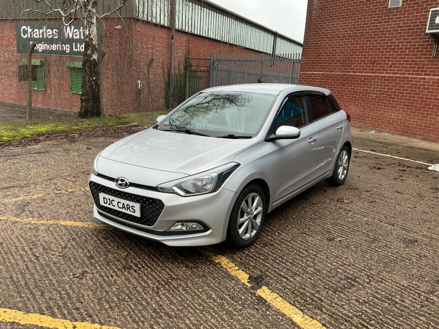 Used Hyundai i20 2015 for sale - 77636902: Photo 2