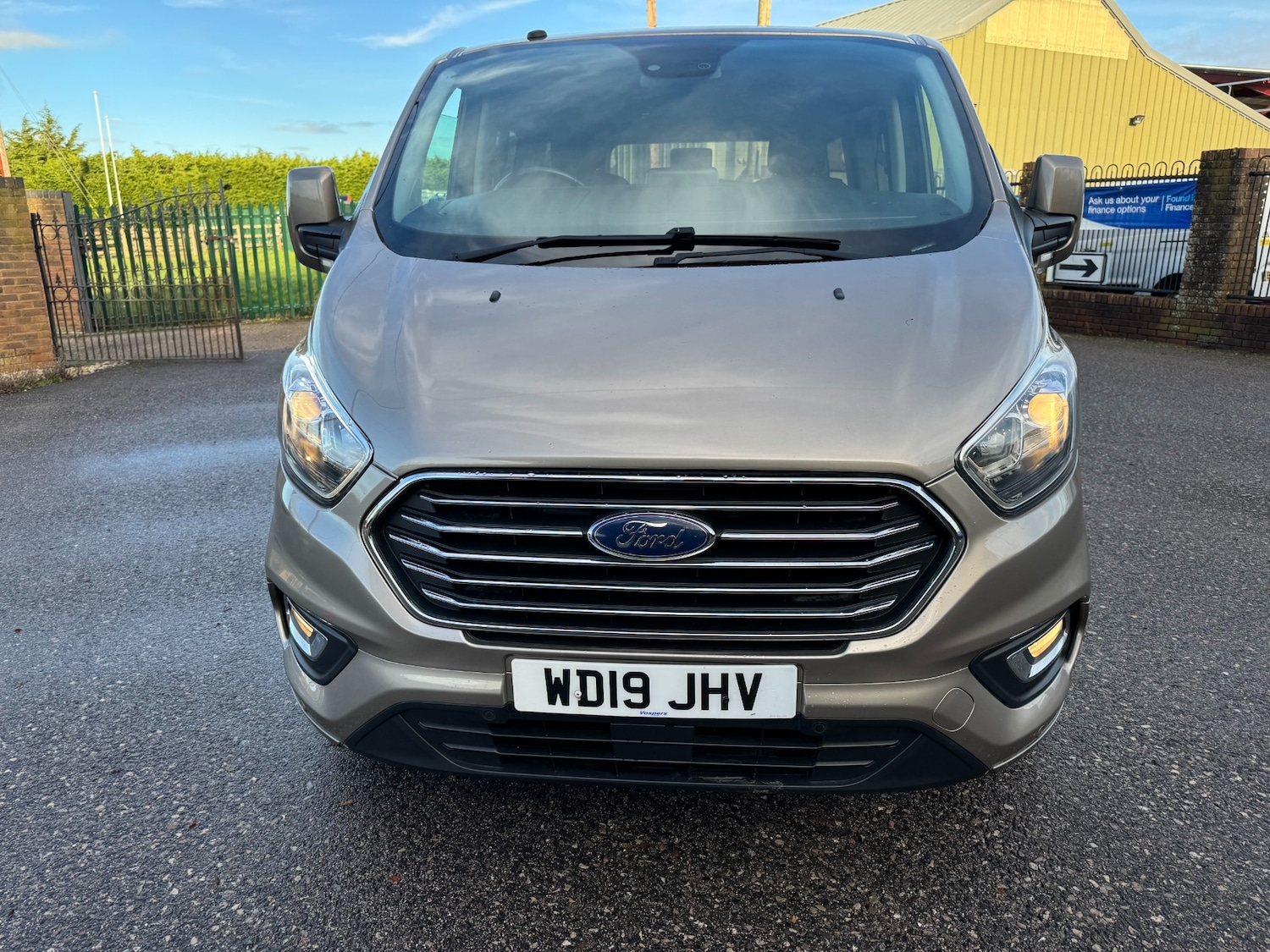 Used Ford Tourneo Custom 2019 for sale - 76637211: Photo 2