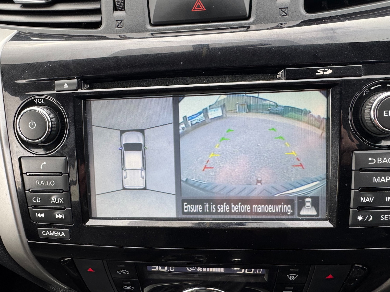 Used Nissan Navara 2018 for sale - 77661888: Photo 14