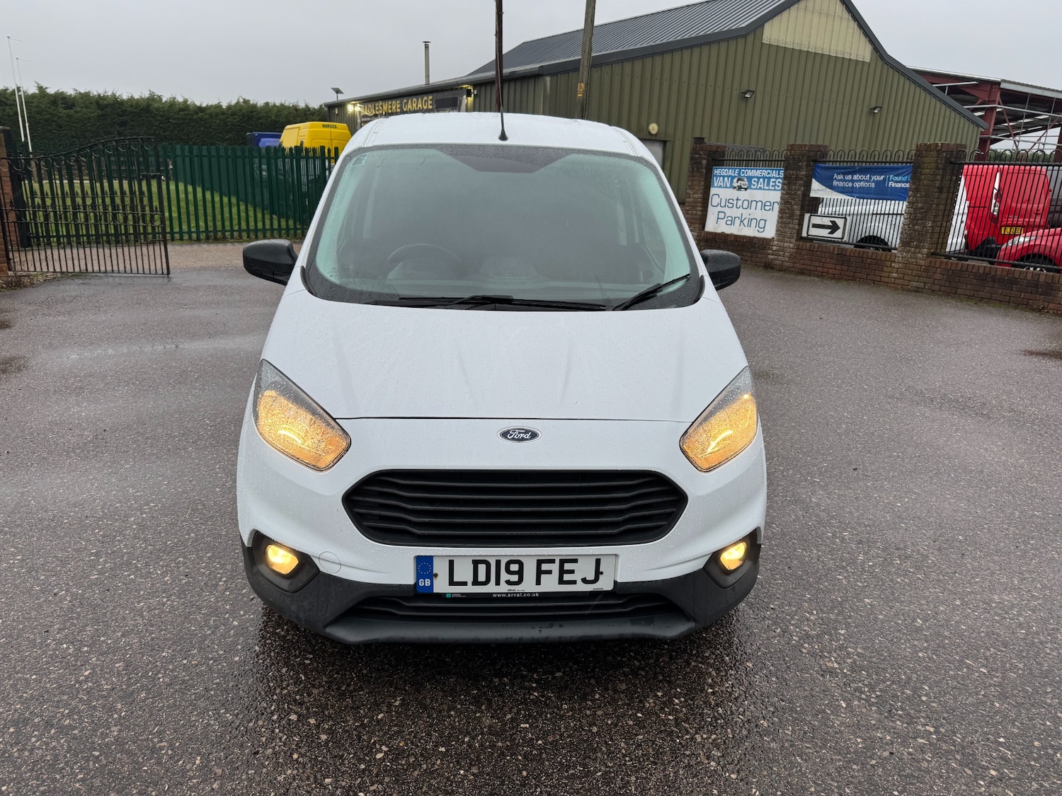 Used Ford Transit Courier 2019 for sale - 77447772: Photo 2