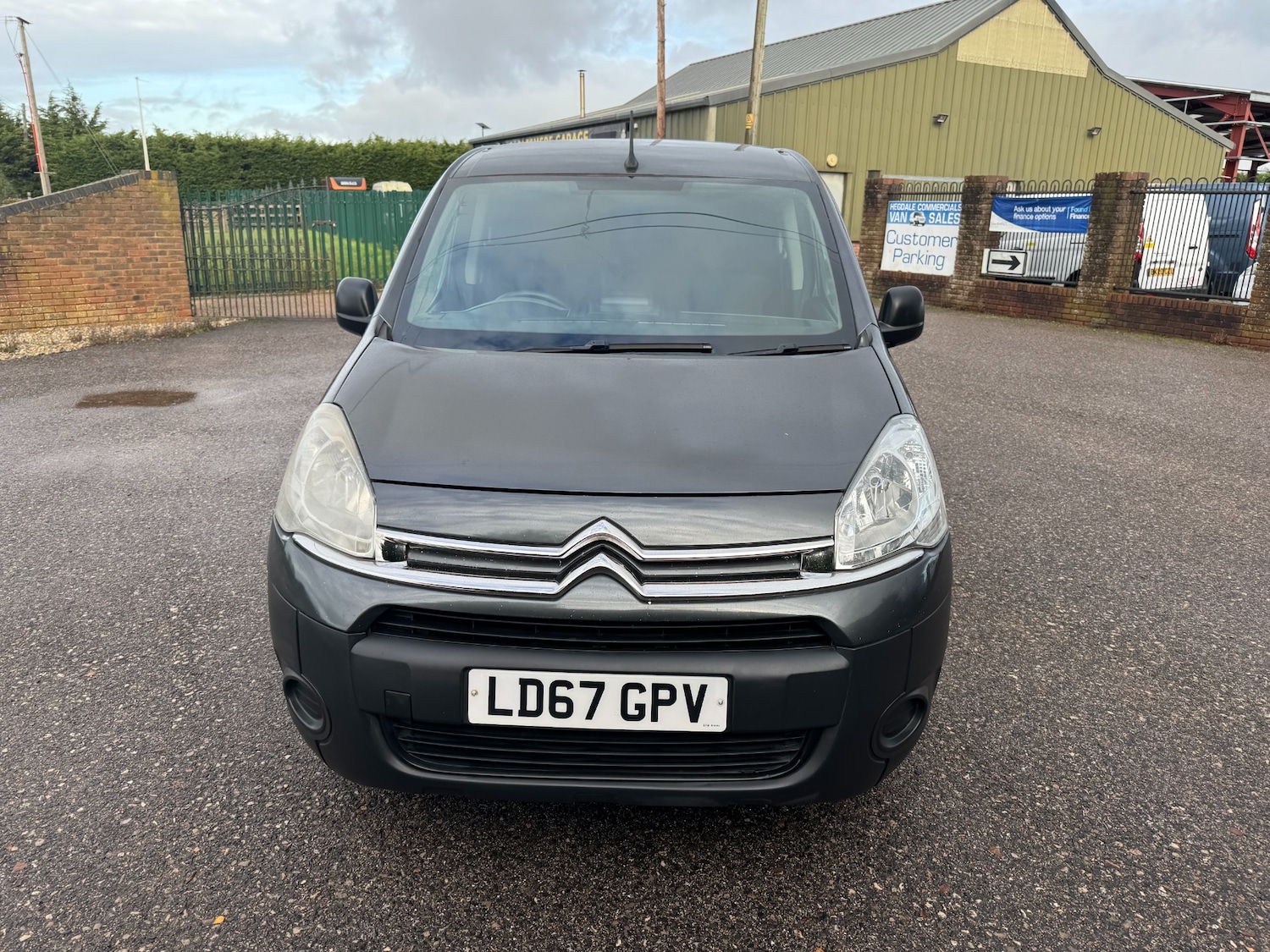 Used Citroen Berlingo 2017 for sale - 76853657: Photo 2