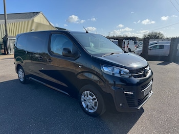 Vauxhall Vivaro feature image
