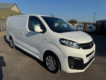 Vauxhall Vivaro feature image