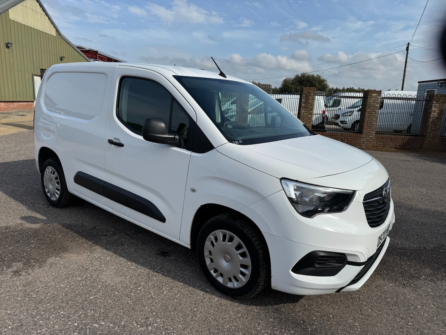 Used Vauxhall Combo 2020 for sale - 76035952: Photo 1