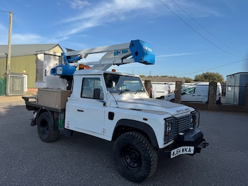 Land Rover - Defender