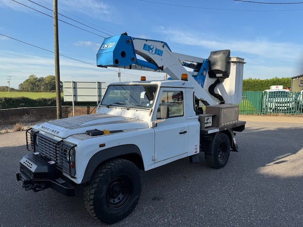 Used Land Rover Defender 2014 for sale - 76221910: Photo 3