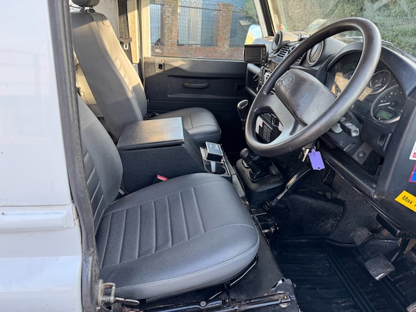 Used Land Rover Defender 2014 for sale - 76221910: Photo 7