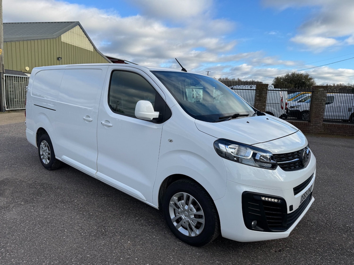 Used Vauxhall Vivaro 2019 for sale - 76638773: Photo 1