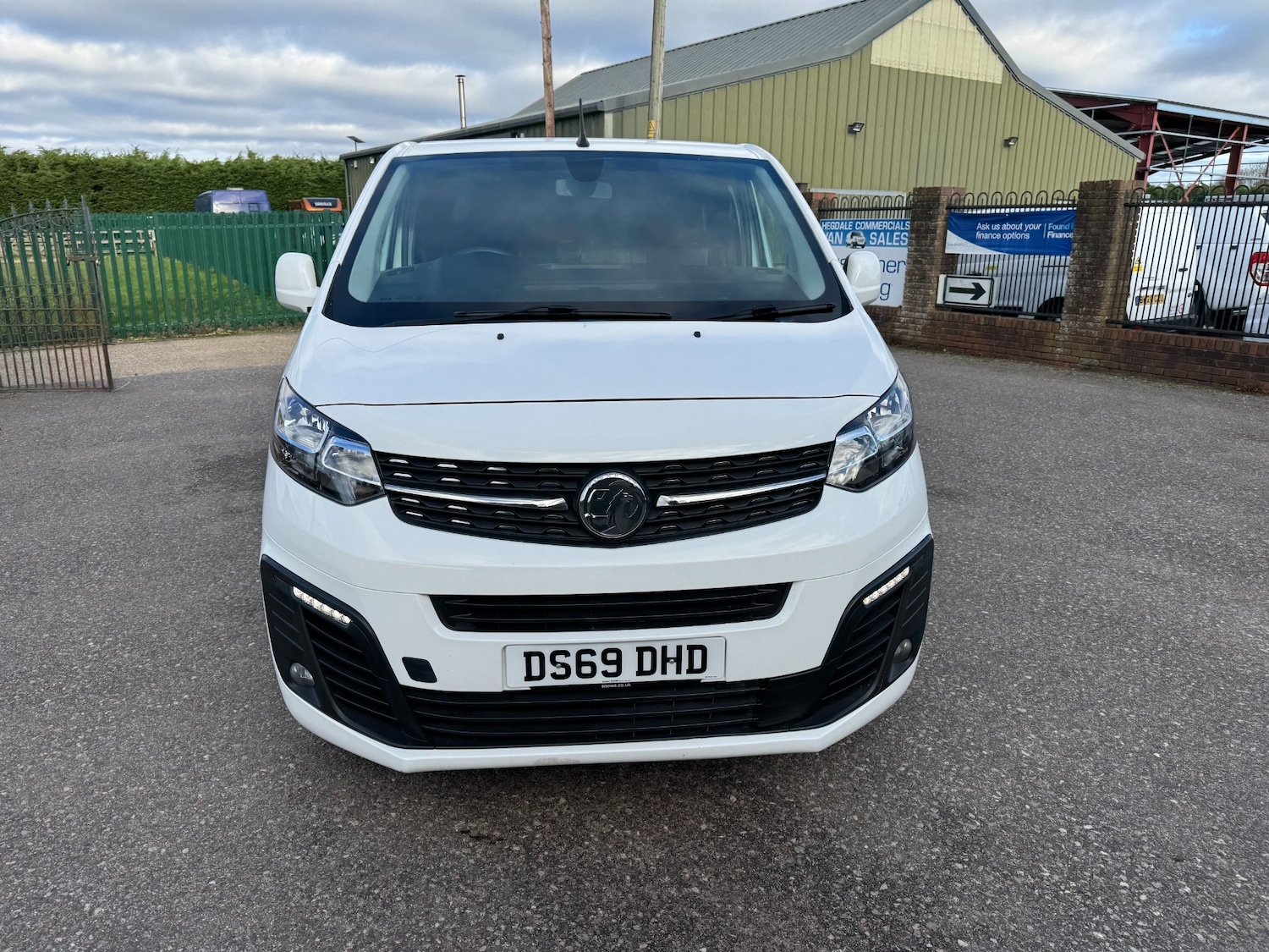 Used Vauxhall Vivaro 2019 for sale - 76638773: Photo 2
