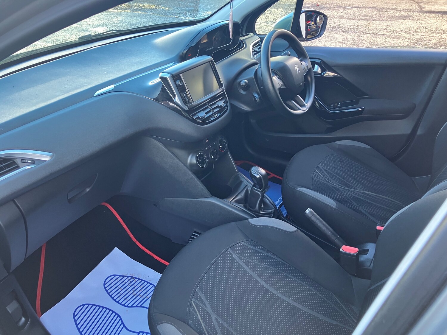 Used Peugeot 208 2013 for sale - 77897447: Photo 15