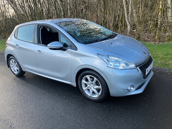 Used Peugeot 208 2013 for sale - 77897447: Photo