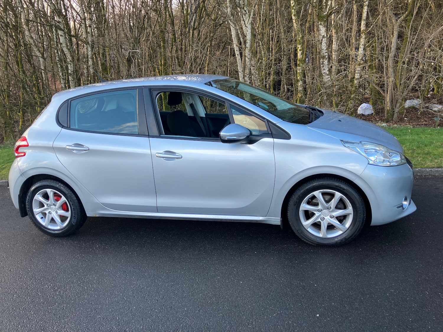 Used Peugeot 208 2013 for sale - 77897447: Photo 3
