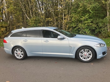 Used Jaguar XF 2014 for sale - 76976110: Photo