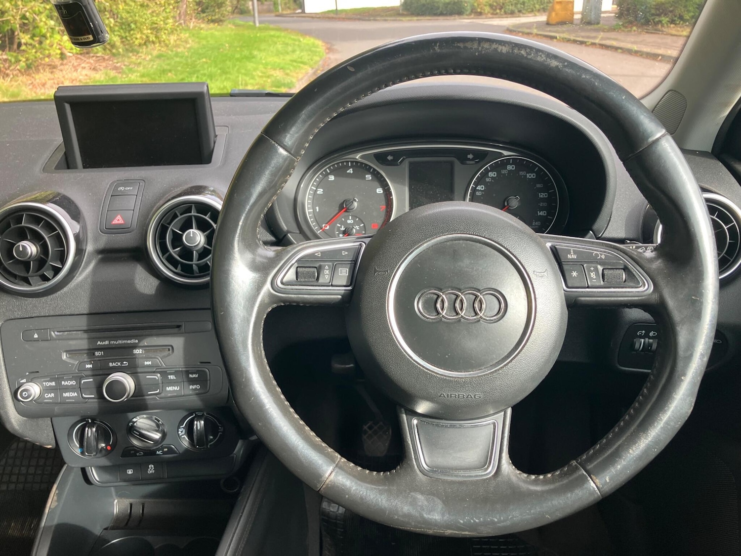 Used Audi A1 2011 for sale - 76781272: Photo 8