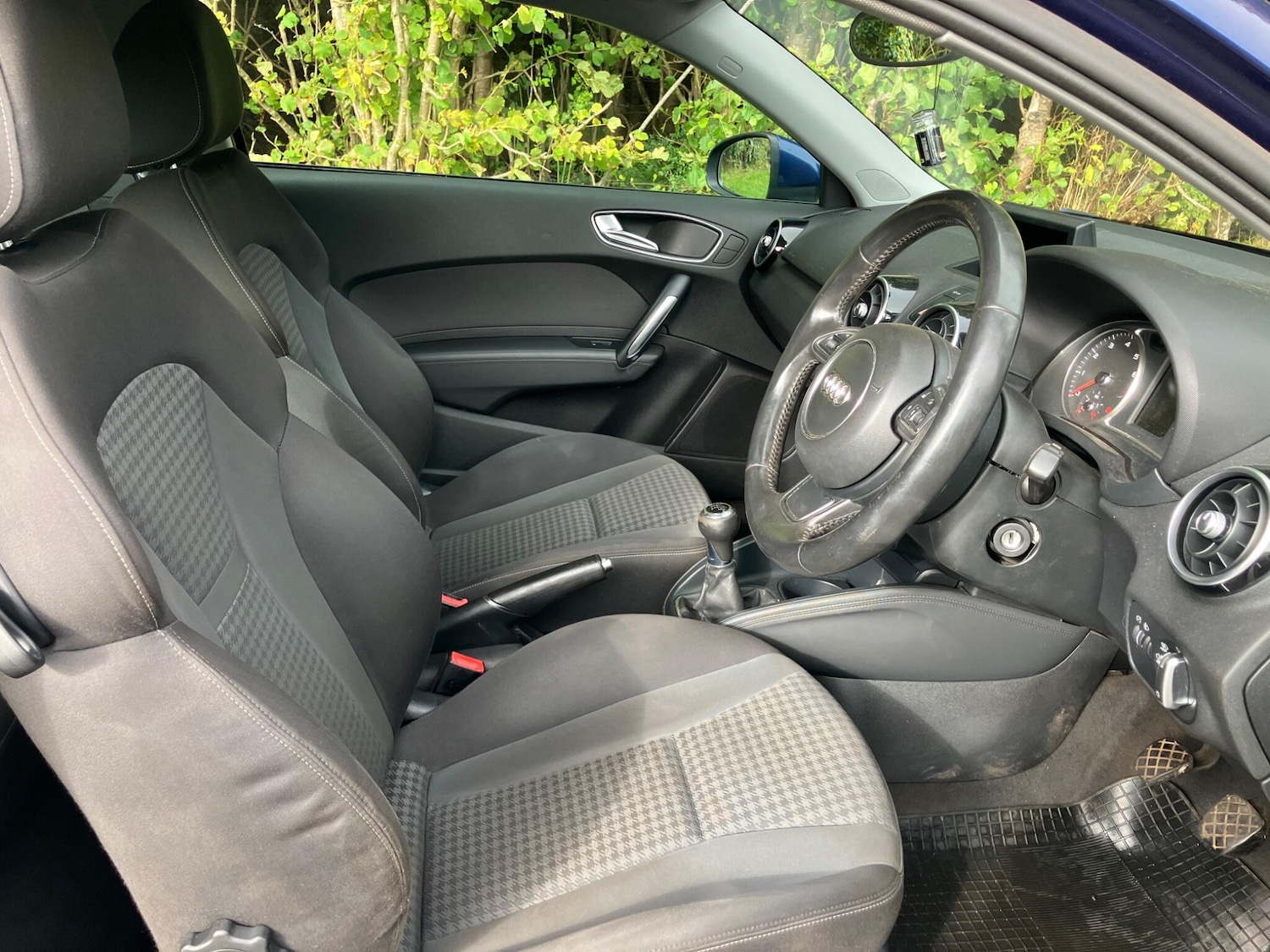 Used Audi A1 2011 for sale - 76781272: Photo 9