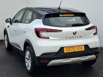 Used Renault Captur 2021 for sale - 76506698: Photo
