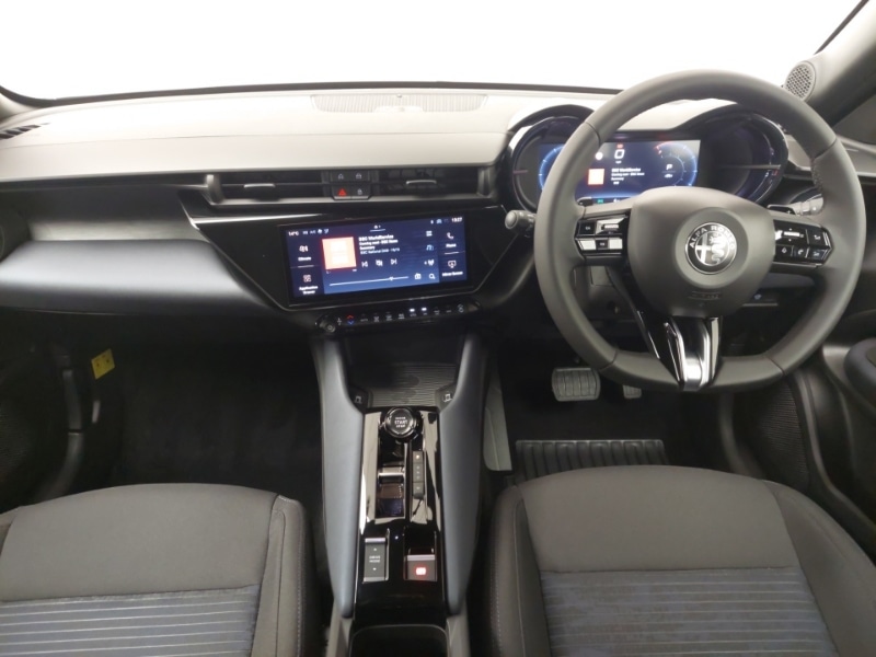 Used Alfa Romeo Junior 2025 for sale - 76365606: Photo 2