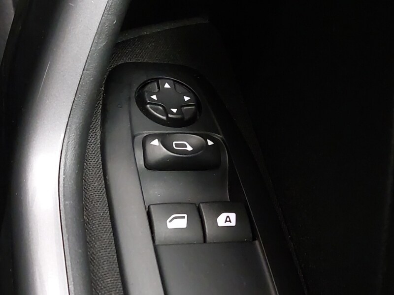 Used Peugeot 2008 2018 for sale - 77352468: Photo 18