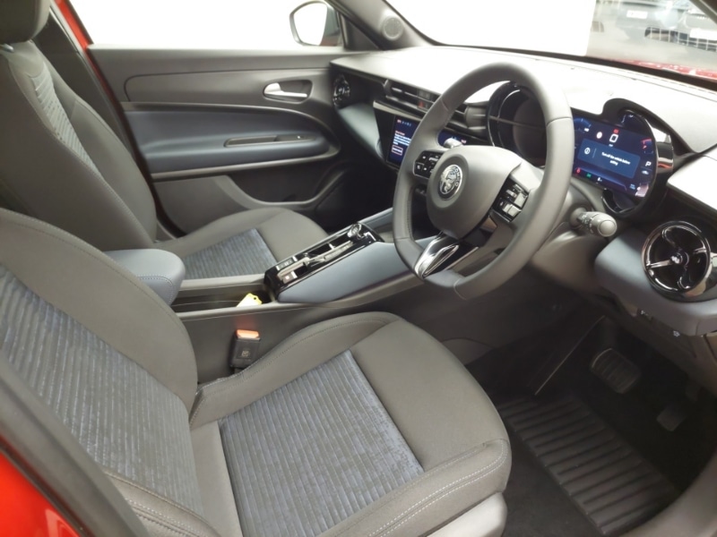 Used Alfa Romeo Junior 2025 for sale - 76556386: Photo 13