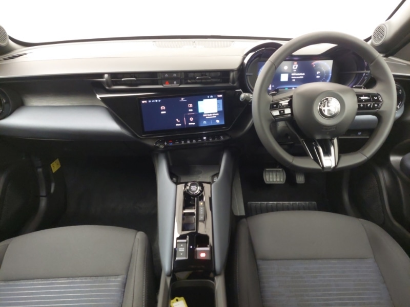 Used Alfa Romeo Junior 2025 for sale - 76556386: Photo 2