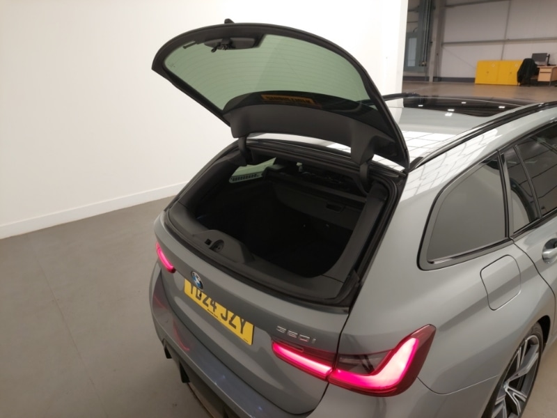 Used BMW 3 Series 2024 for sale - 77224078: Photo 13