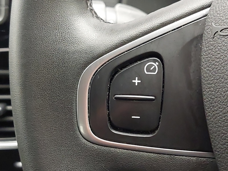 Used Renault Clio 2019 for sale - 76860369: Photo 18