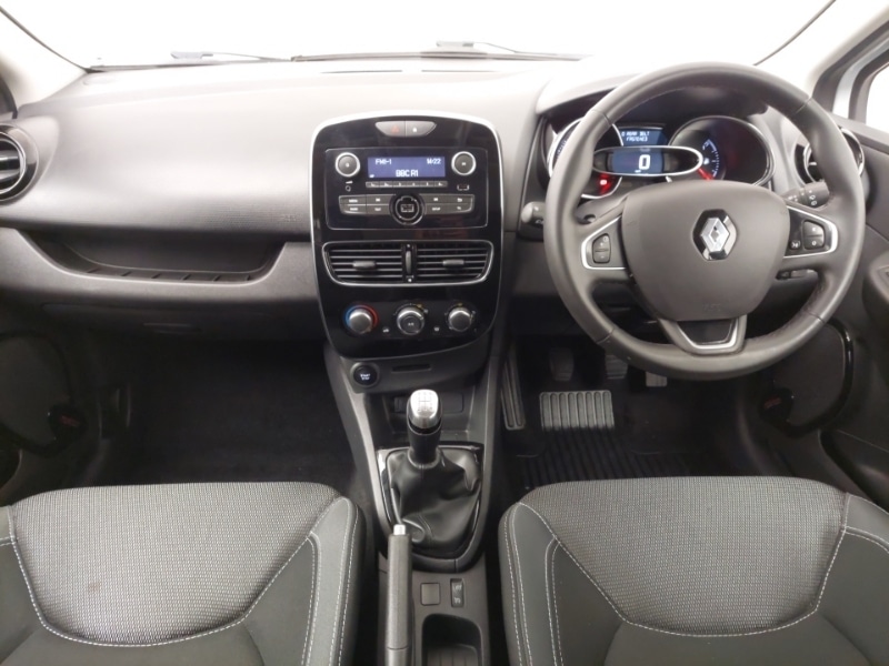 Used Renault Clio 2019 for sale - 76860369: Photo 2