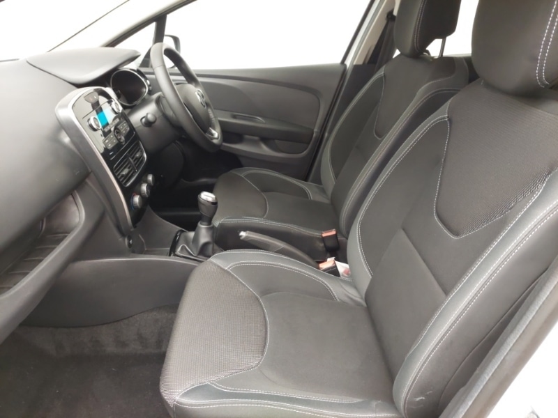 Used Renault Clio 2019 for sale - 76860369: Photo 5