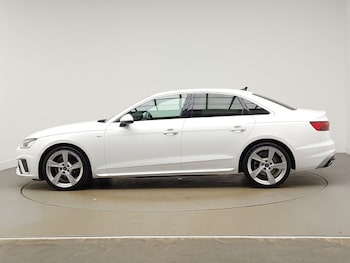 Used Audi A4 2022 for sale - 77272935: Photo