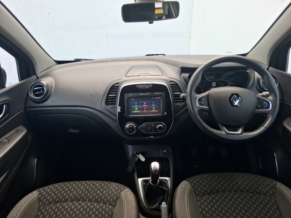 Used Renault Captur 2018 for sale - 76225752: Photo 2