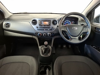 Used Hyundai i10 2017 for sale - 79176175: Photo