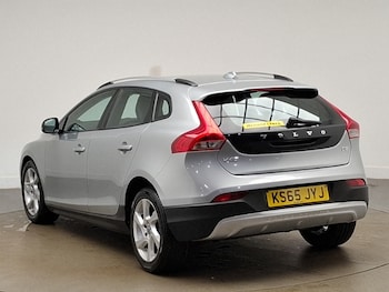 Used Volvo V40 2016 for sale - 79477248: Photo