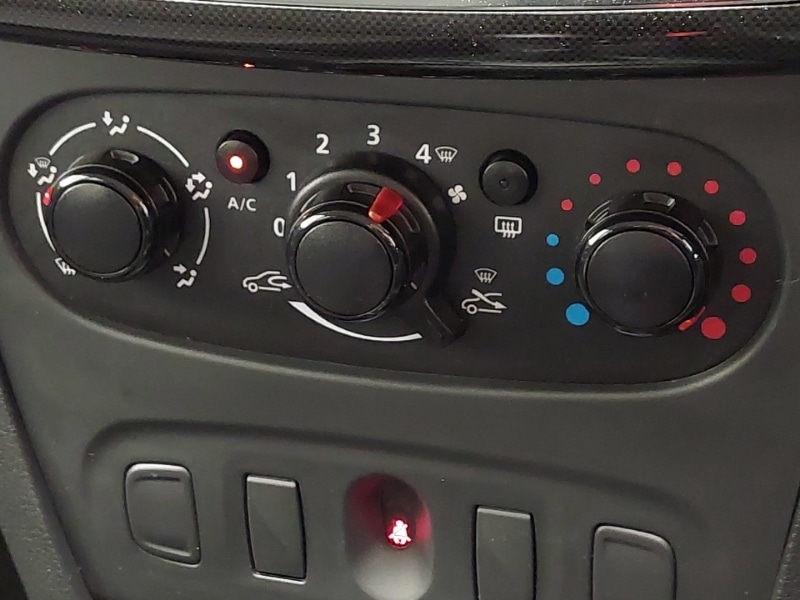 Used Dacia Sandero 2018 for sale - 76983016: Photo 14