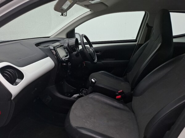 Used Toyota AYGO 2016 for sale - 76213150: Photo 5