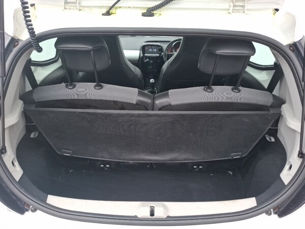 Used Toyota AYGO 2016 for sale - 76213150: Photo 8