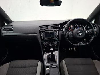 Used Volkswagen Golf 2017 for sale - 76543234: Photo