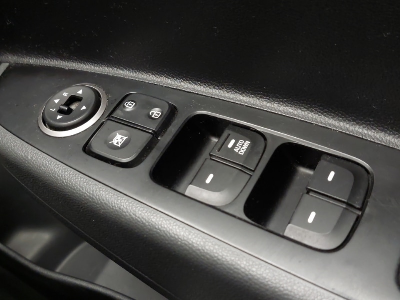 Used Hyundai i10 2017 for sale - 77183367: Photo 15