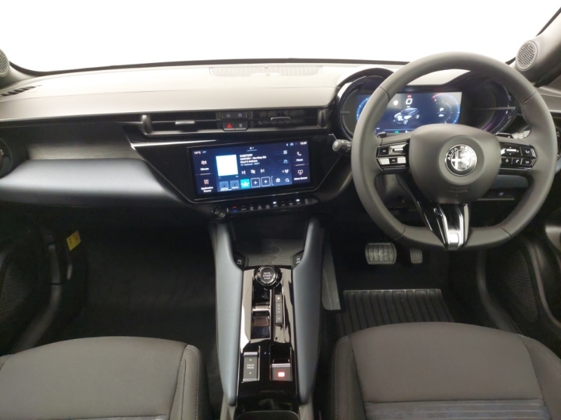 Used Alfa Romeo Junior 2025 for sale - 76537038: Photo 2