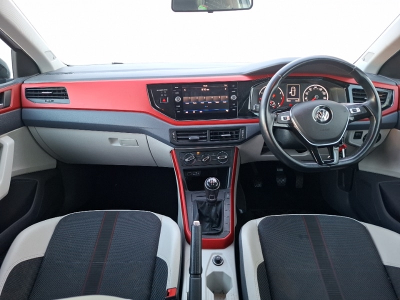 Used Volkswagen Polo 2018 for sale - 76602669: Photo 2