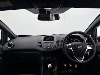 Used Ford Fiesta 2017 for sale - 76493546: Photo