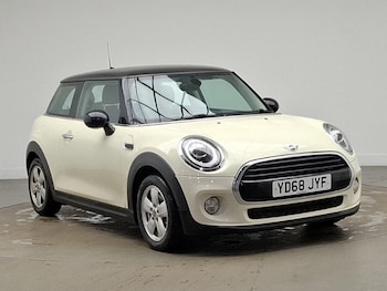 Used MINI Hatch 2018 for sale - 79070008: Photo