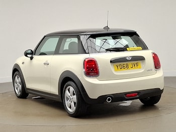 Used MINI Hatch 2018 for sale - 79070008: Photo
