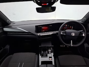 Used Vauxhall Astra 2024 for sale - 76560556: Photo