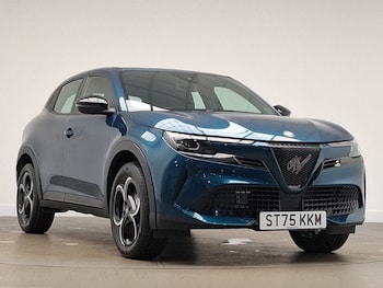 Used Alfa Romeo Junior 2025 for sale - 76543180: Photo