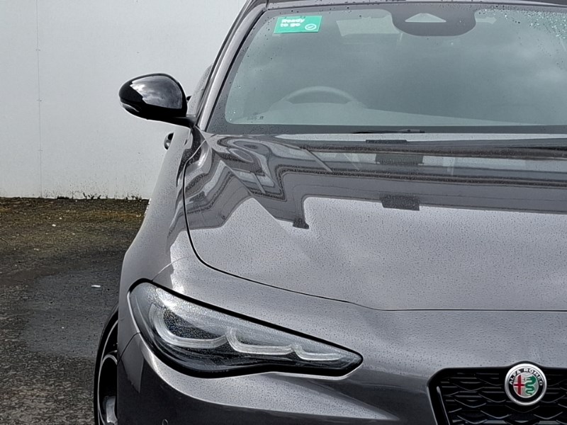 2025 Alfa Romeo Giulia 2.0 Turbo Veloce 4dr Auto Saloon Petrol Automatic - Picture 15 of 19