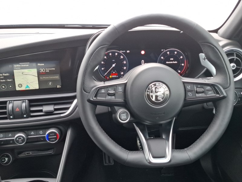 2025 Alfa Romeo Giulia 2.0 Turbo Veloce 4dr Auto Saloon Petrol Automatic - Picture 7 of 19