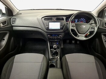 Used Hyundai i20 2018 for sale - 77750657: Photo