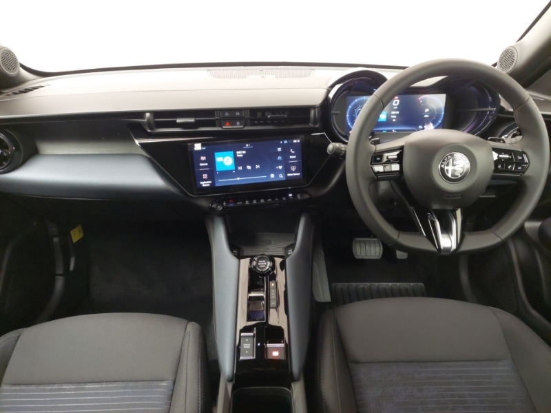 Used Alfa Romeo Junior 2025 for sale - 76763582: Photo 2