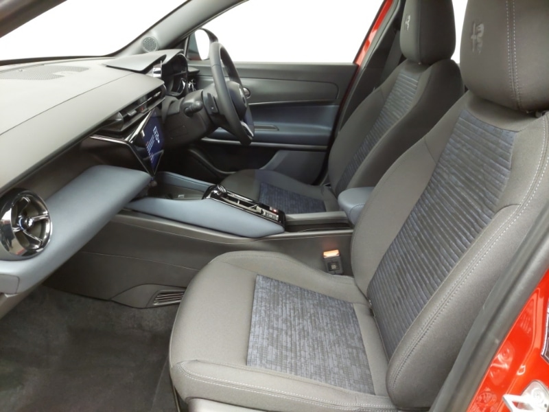 Used Alfa Romeo Junior 2025 for sale - 76763582: Photo 5